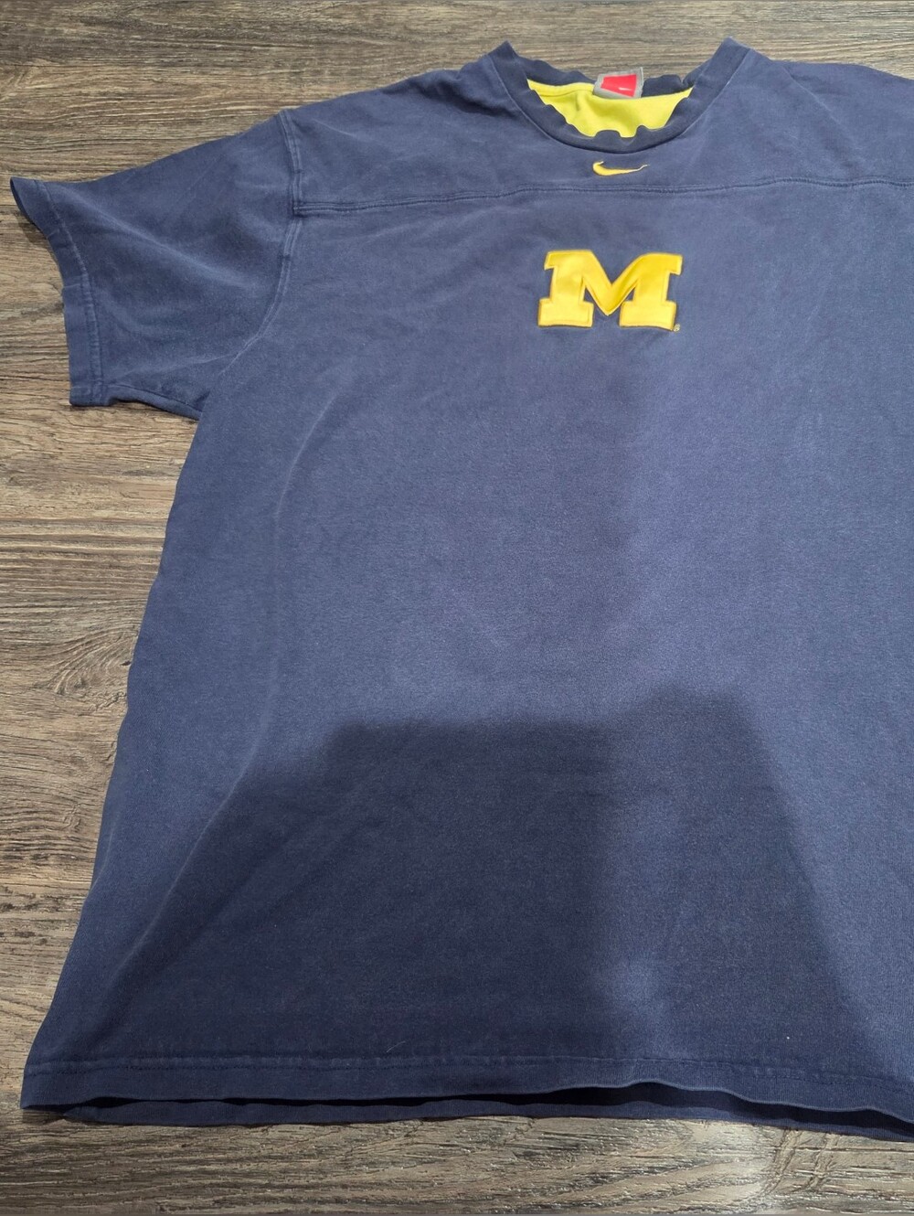 Nike Navy Short-Sleeve T-Shirt with Yellow Michigan Chest Logo Size Large UOM